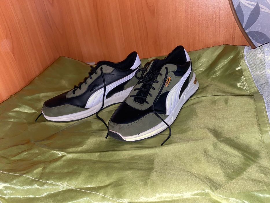 Продам кроссовки