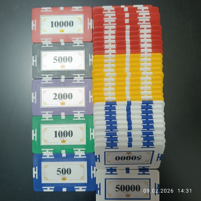 Продам фишки квадратный пластик