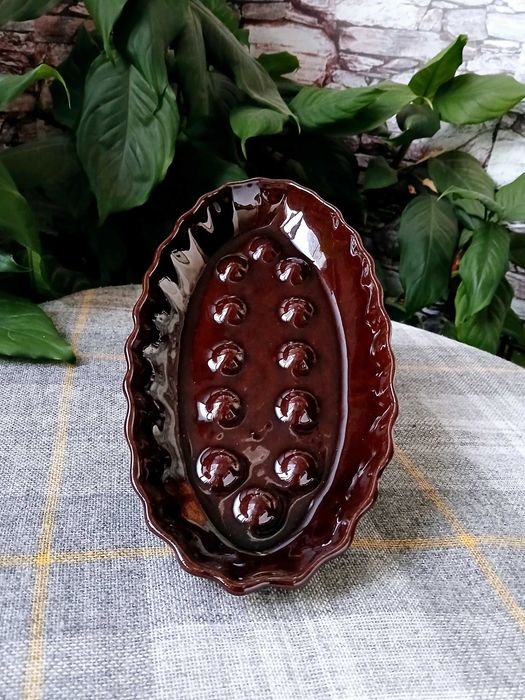 Нови керамични тави,солнички, каничка и захарница