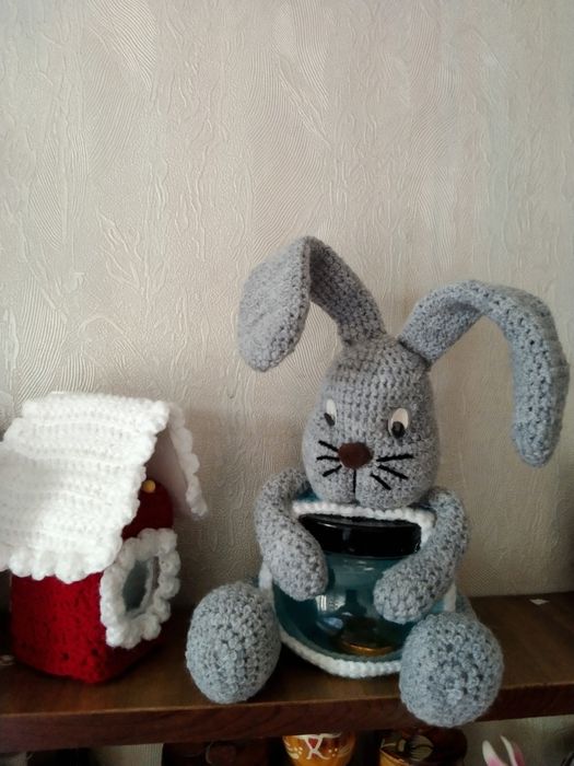 Вязаный Зайка- копилка