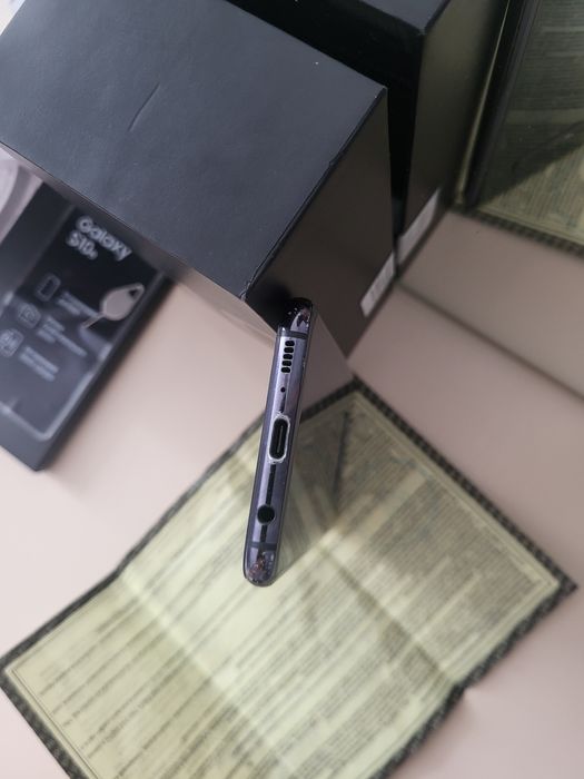 Продам Samsung Galaxy S10e