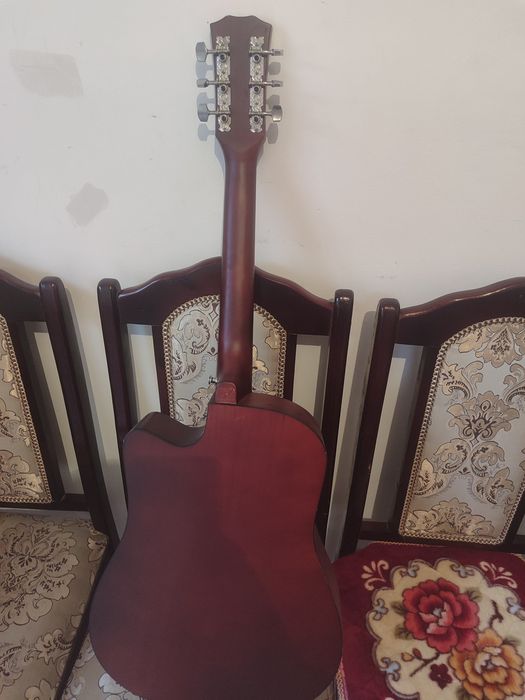 Гитара новый акуистика 50000