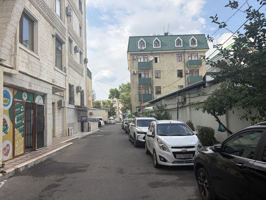 Сдается в аренду помещение в центре города. Площадь—150кв.м.