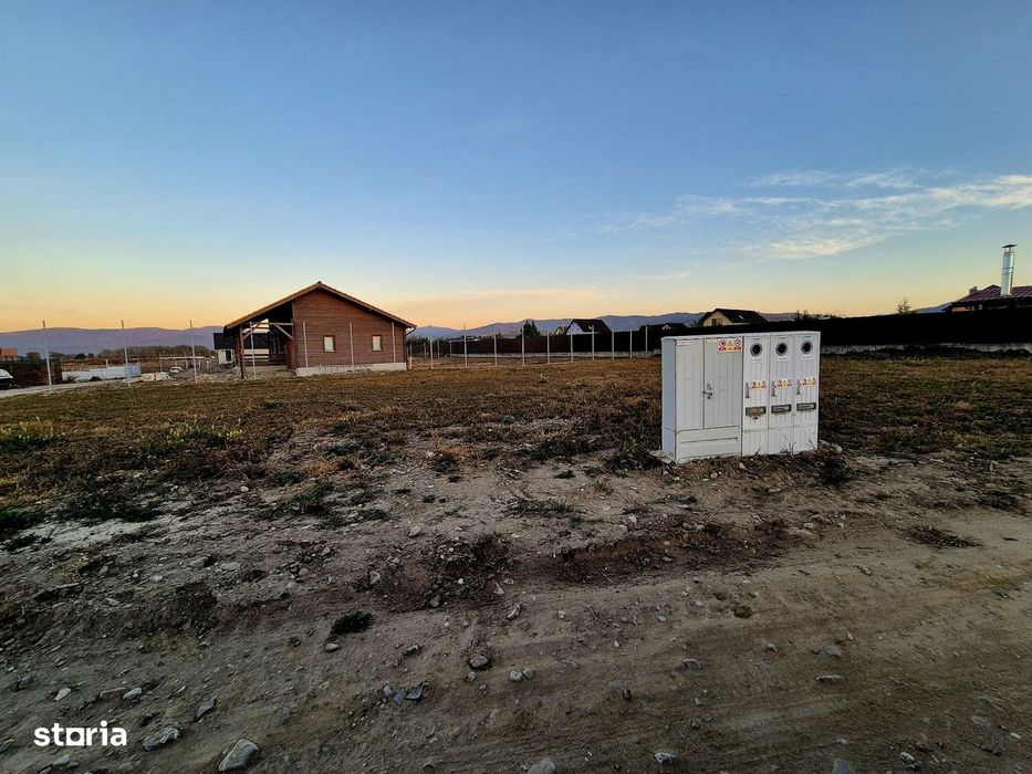 Teren intravilan 1450 mp, construibil Carpinis, zona de case