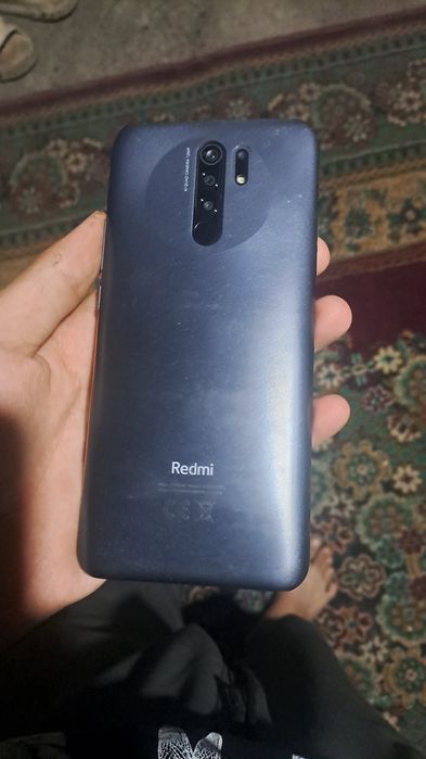Срочно продам телефон Redmi 9