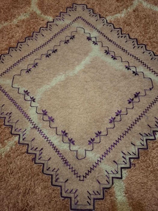 Карета с бродерия