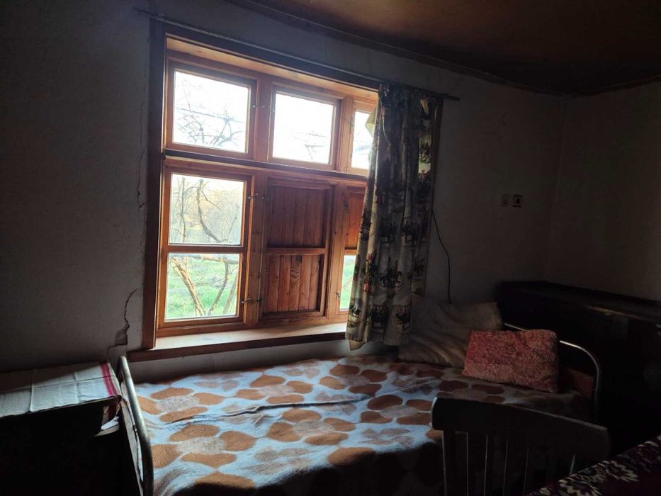 1858-Продава се едноетажна тухлена къща в село Черковна!