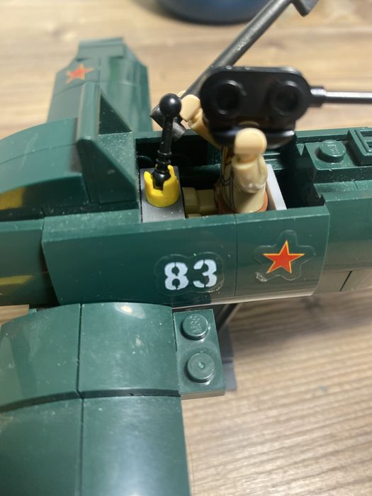 Продаю самалёт из лего sluban