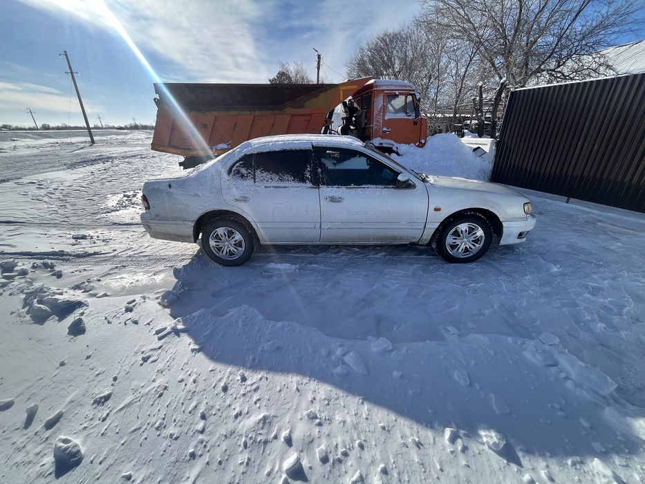 Продам срочна нисан максима.А 32.