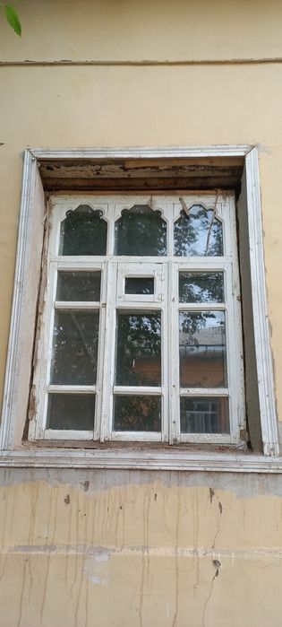 Oyna sotiladi , shishalari bilan òlcham 1.50×1.20