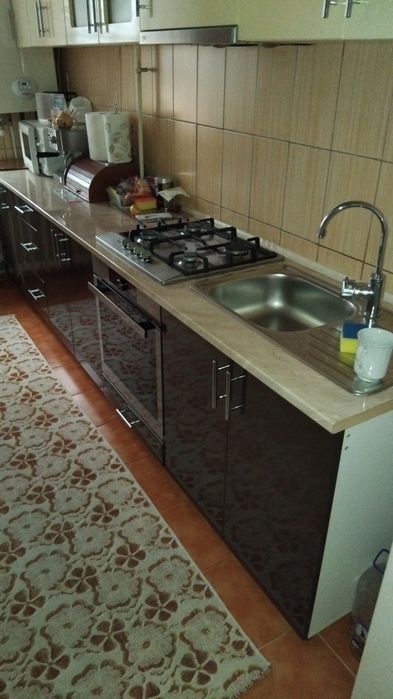 Vând apartament 3 camere