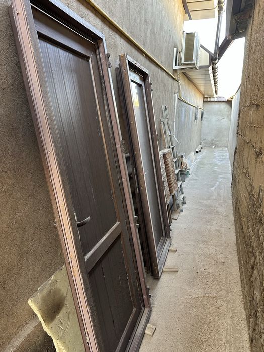 Пластиковые двери