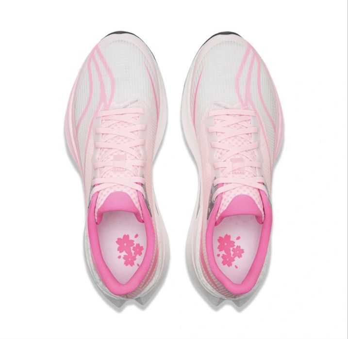 Продам беговые кроссовки Li-Ning