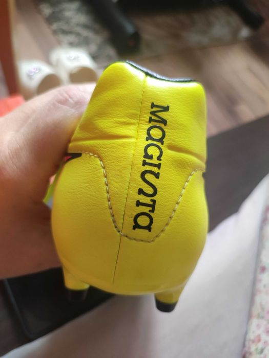 Бутонки на Nike...