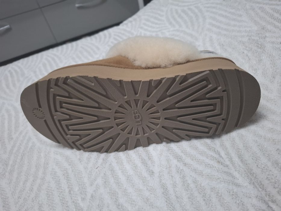 Vând  papuci înalți FUNKETTE