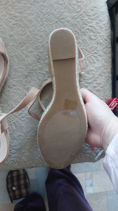 Летни сандали на платформа