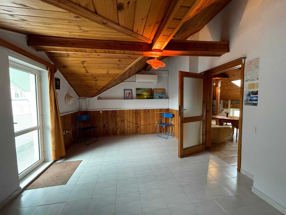 Продава мансарден ЕТАЖ от къща в центъра на Бургас