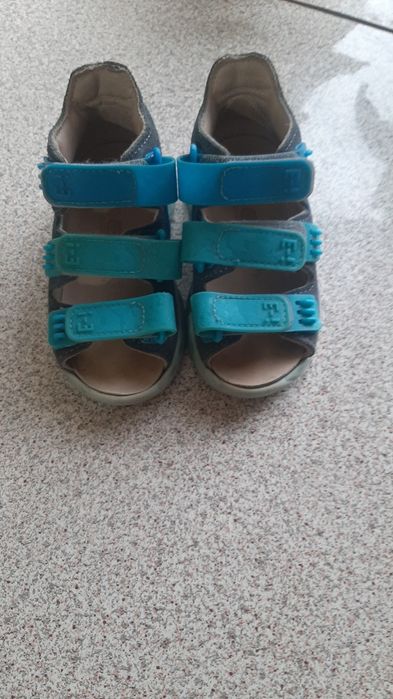 Продам ортопедические сандалии.