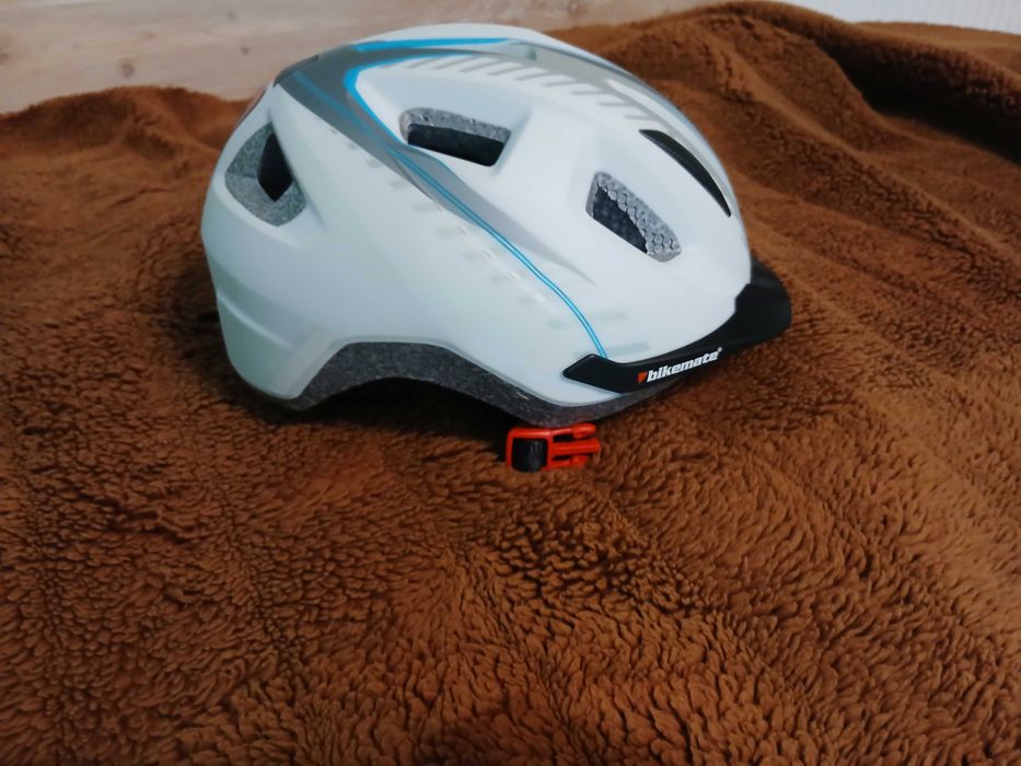 продавам каска bikemate
