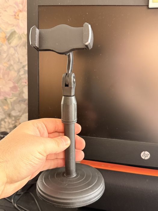 Продам подставку под телефон.