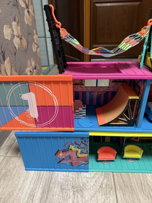 LOL Къща Контейнер