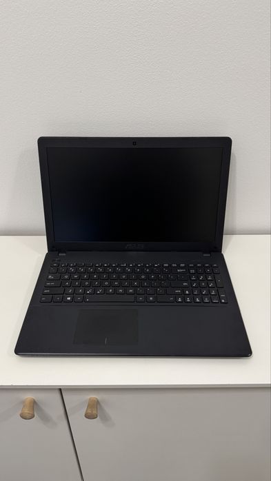 Ноутбук Asus x550c