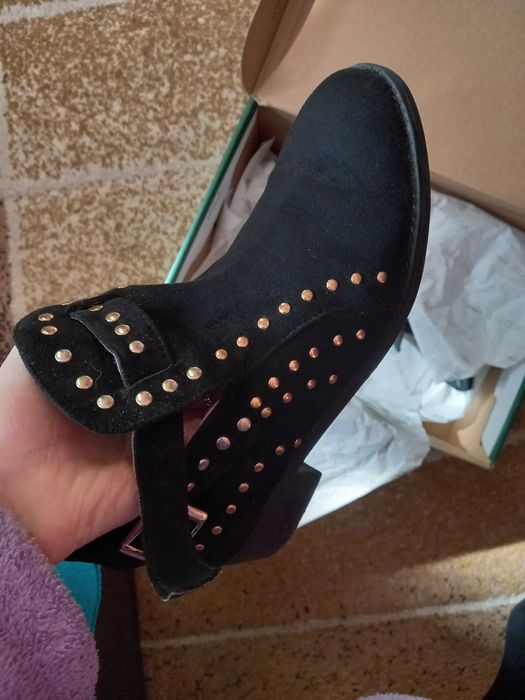 Vând ghete toamna, nr 38, piele ecologica, în stare foarte bună