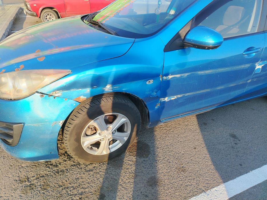 Мазда 3 2011 года