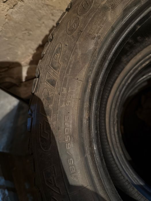 Продам шины комплект