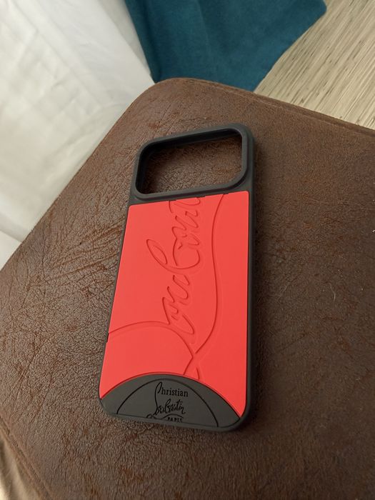 Husa Louboutin Iphone (16, 16promax, 17, 17 promax) Vând și mai multe bucati la pret mic.