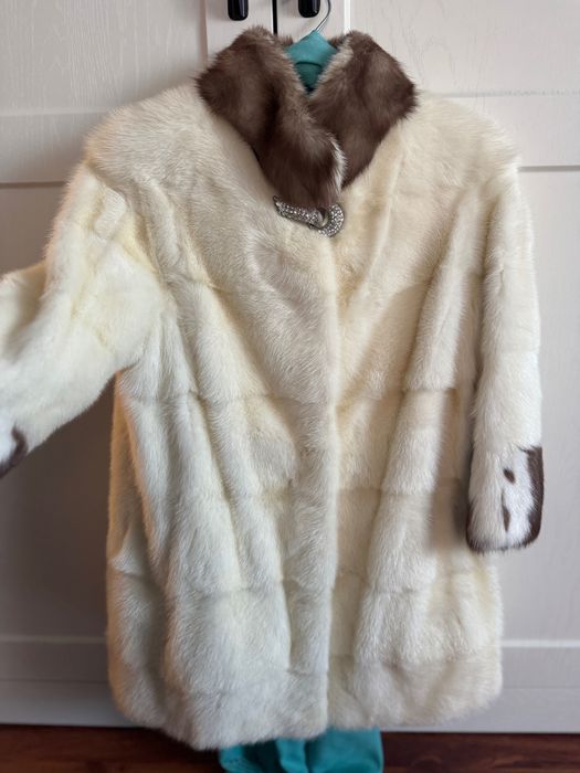 Норковая белая шуба