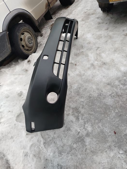 Бампер новый Тайвань лексус ES-330.