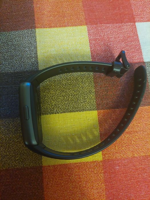 Смарт гривна Huawei Band 6