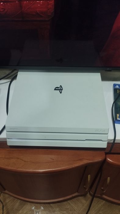 Продам play station 4 pro