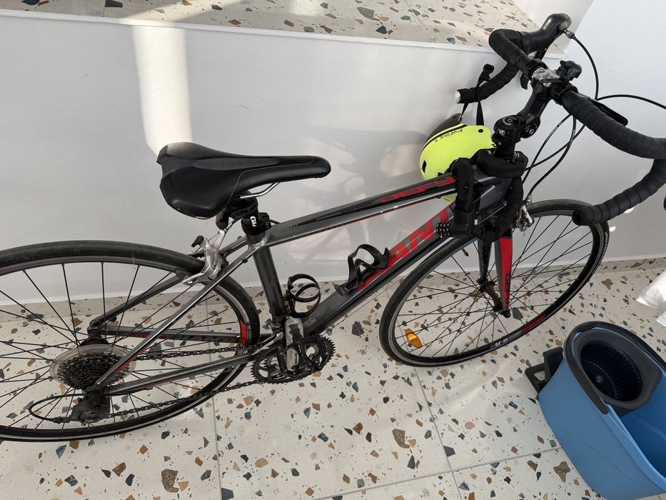 Bicicleta sosea Giant Defy marime XS