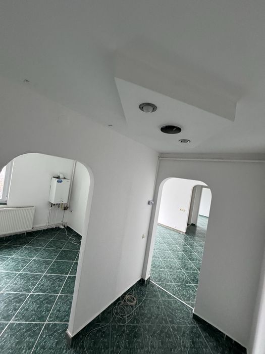 Spatiu Comercial Stradal / birou   60 mp Harmanului 25