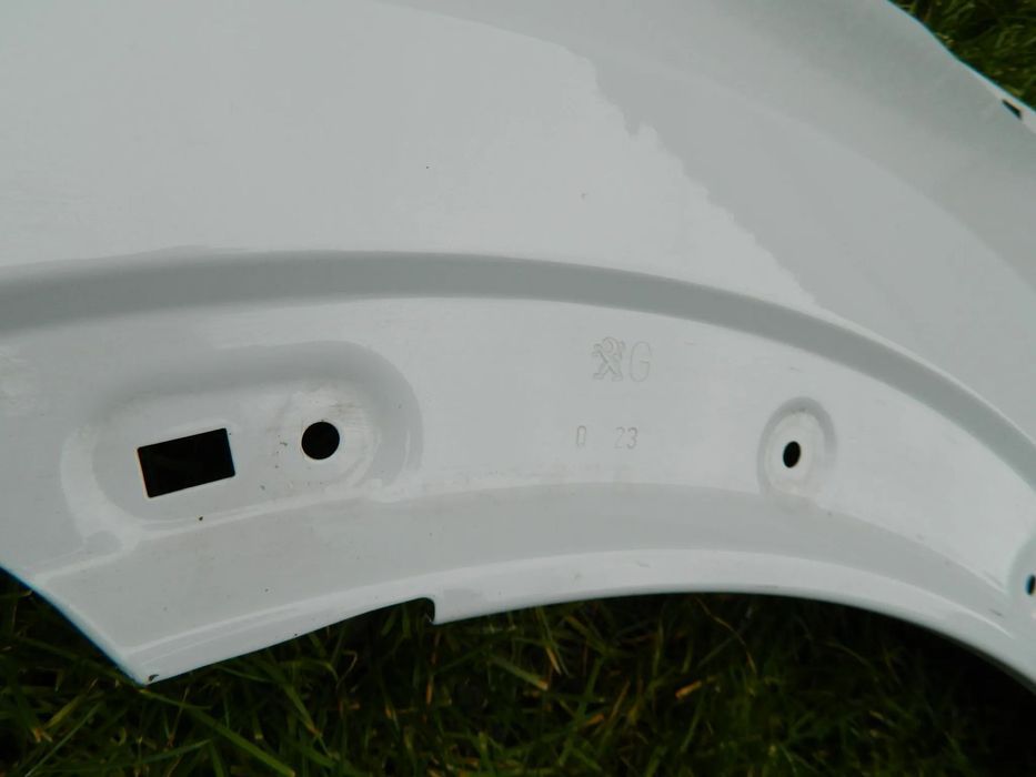 Aripa stanga fata Peugeot 2008 an 2019 2020 2021 2022 2023 2024 2025 cod 9825439180