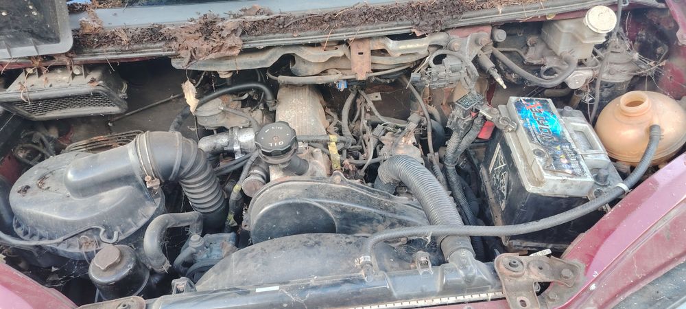 Продавам Мицубиши Л400 4×4 на Части