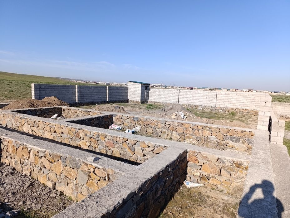 4 сотиклик участка сотилади курилиши тугалланмаган