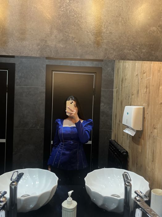 Стильная синяя блуза