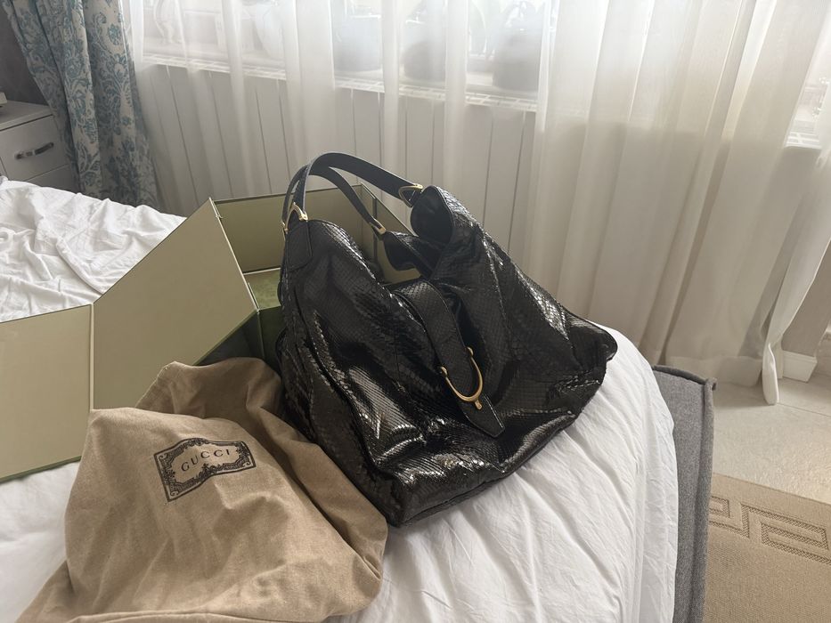Gucci чанта кожена