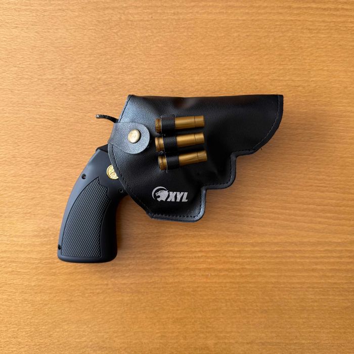 Револвер-играчка ZP-5 с мек куршум и гел топчета. Метални части