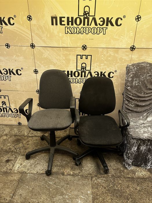 Продам табуретки,шкаф,комп столы!