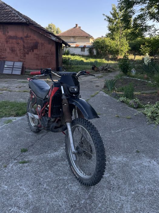 Продавам Yamaha dt