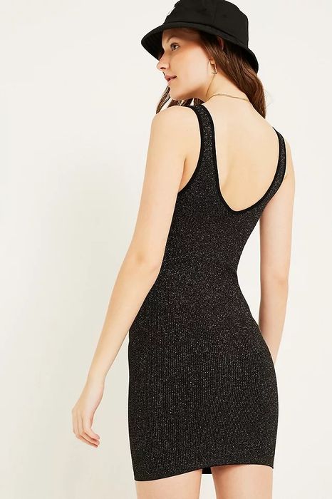 Черна къса рокля Urban Outfitters