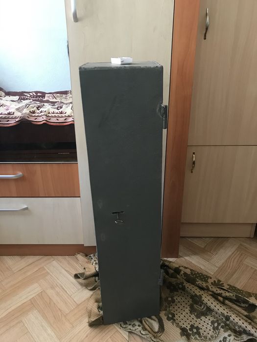 Сейф металлический