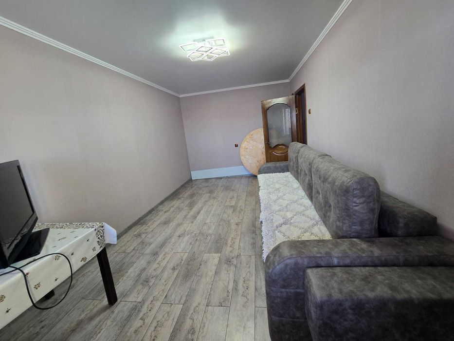 Продам 2- комнатную квартиру в 19 микрорайоне