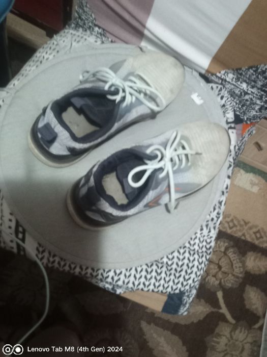 Vând adidași albaștri mărimea 41 adidași intecabili