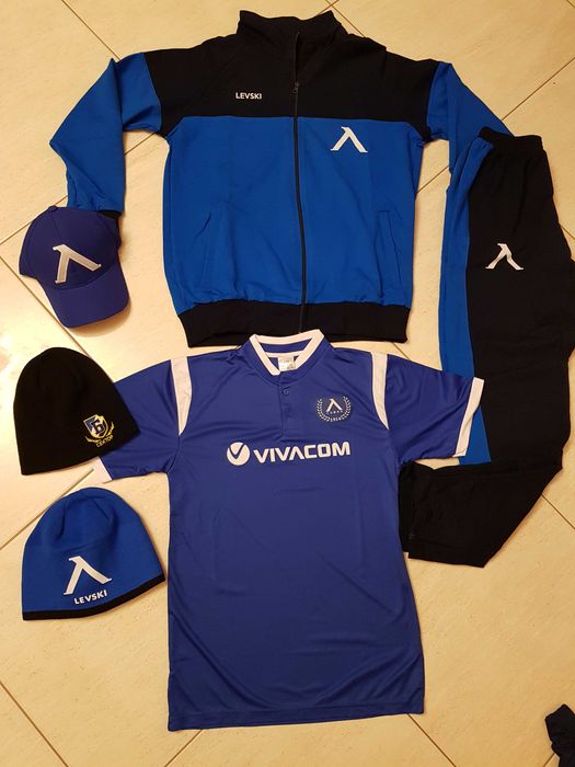 Роналдо Екип + Зимна шапка Роналдо Ман. Юн. модел 2021г Детско