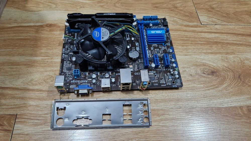 KIT i5 Quad+Placa ASUS P8H61-M LX3 PLUS R2.0+16GB RAM+Cooler+Shield !! CA NOU !! 200lei